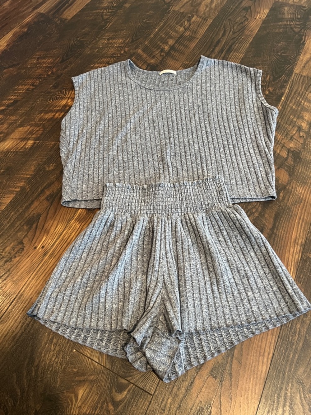 Z Supply Heather Blue/Gray Ribbed muscle Crop Tank & Shorts Set size small